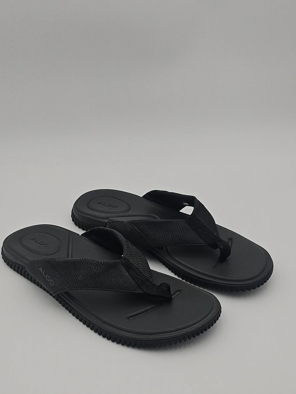 Aldo Men’s Black Pillow Walk Textured Strap Flip-Flop Sandals 11.5